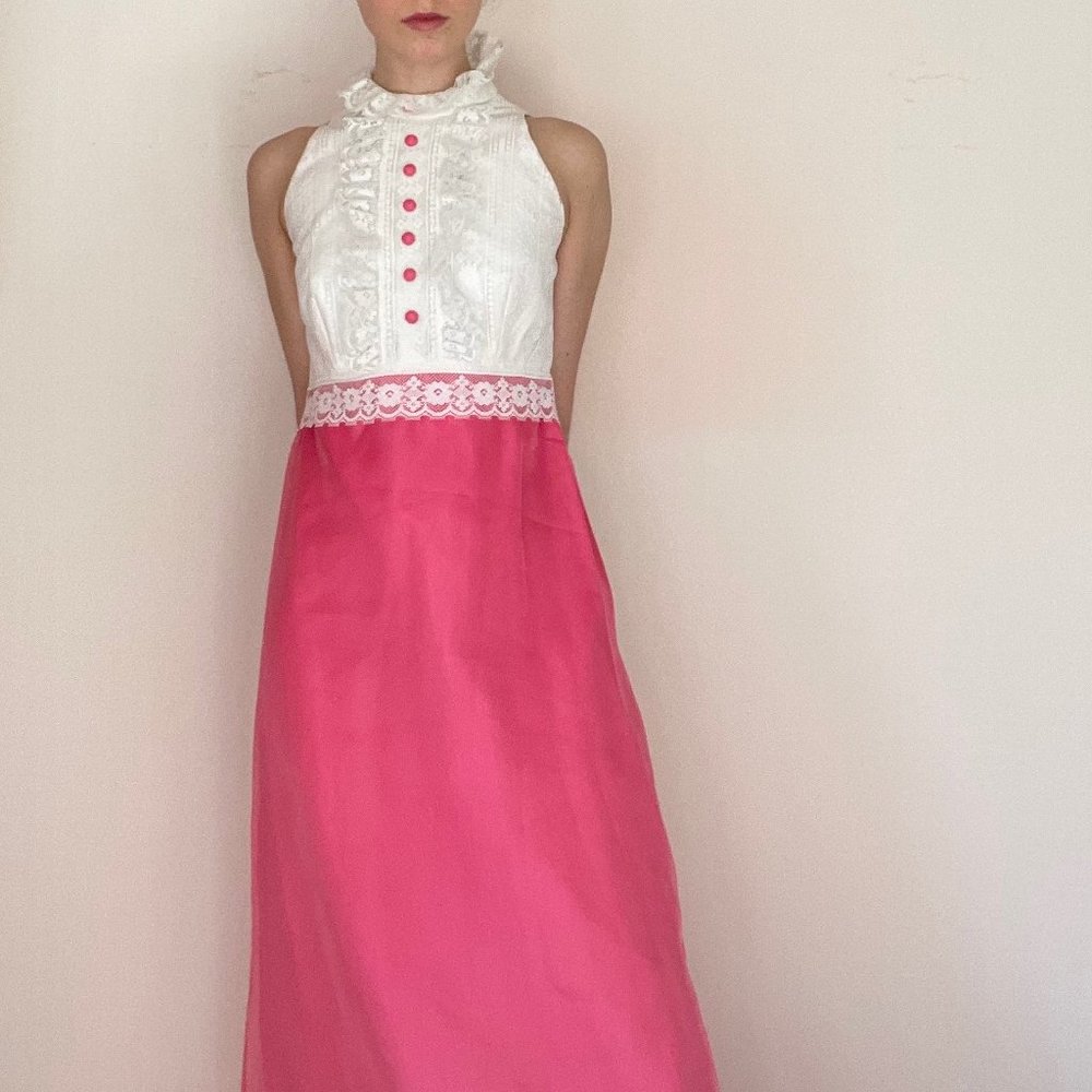 One of a Kind pink n white vintage gown- Amazing detail. Size 2 small